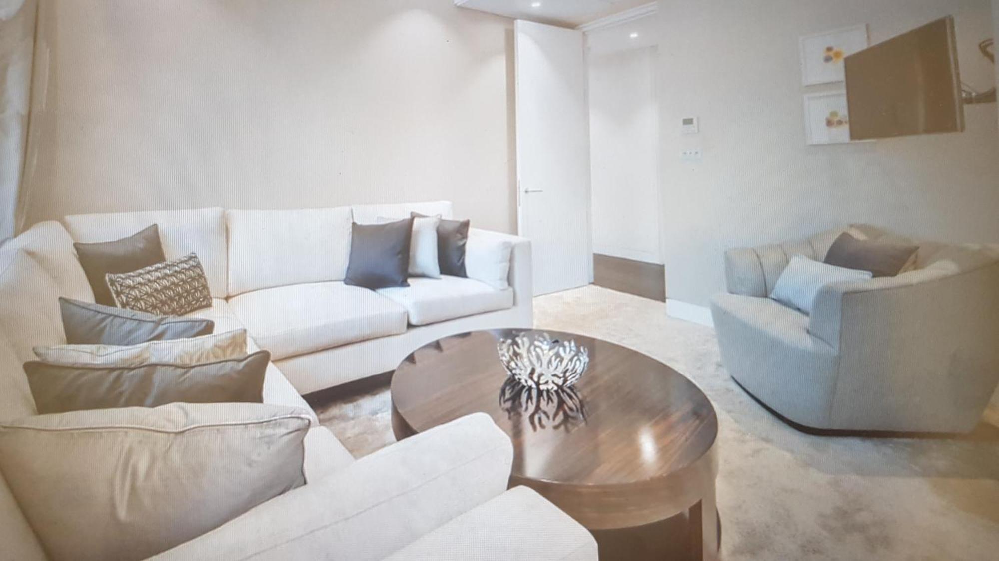 Elegant & Cozy In Kensington *